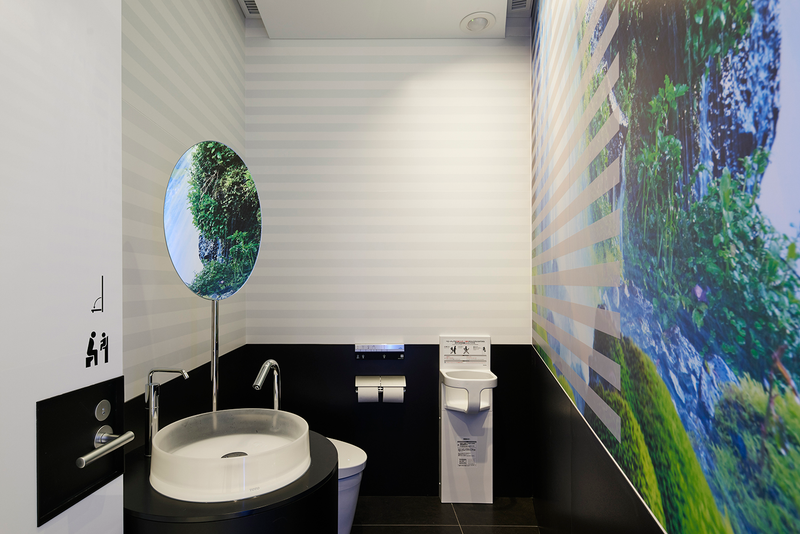 Illustration for article titled This Airport Gallery Shows Off Japan's Freakin' Fantastic Hi-Tech Toilets